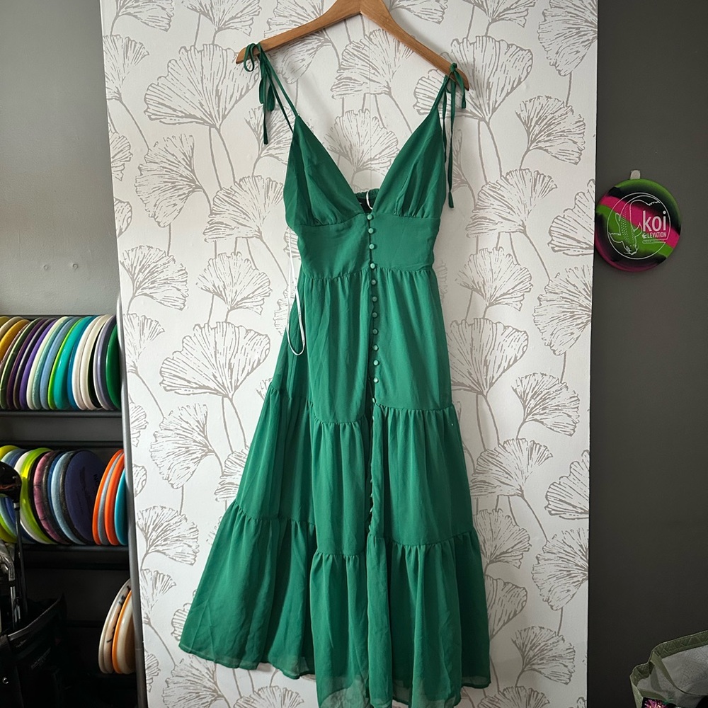 Elegant Green Sleeveless Dress